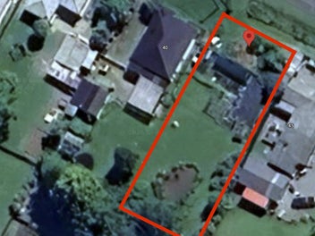 Sunny, quiet section with established gardens