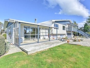 Spacious Family Home with Bonus Living Area