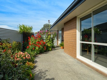 Spacious, easy-care in sought-after Springlands