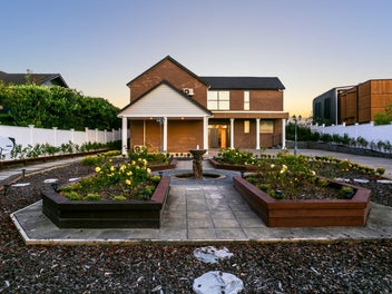 Luxury Coastal Living – Your Dream Home Awaits