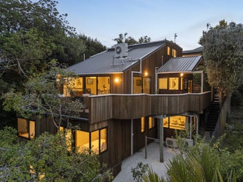 Titirangi Tranquillity with Income in Remuera