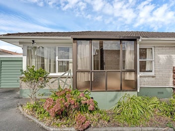 Do-up opportunity in Papatoetoe !!
