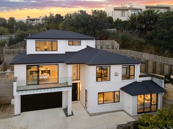 Grand Luxury family home with stunning views.