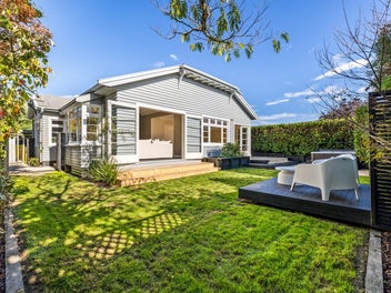 Sunny & Selling! $759,000
