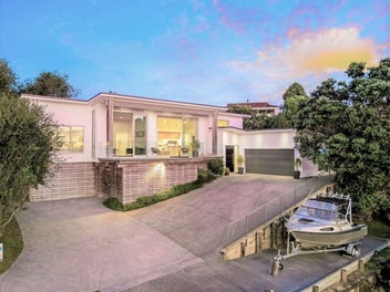 Contemporary Cool with Sea Views