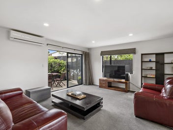 FINAL WEEK: Space, Style, Big Backyard!
