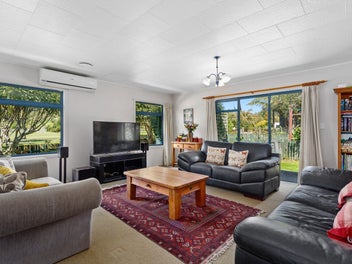 Ohope 4 bedrooms under $900,000