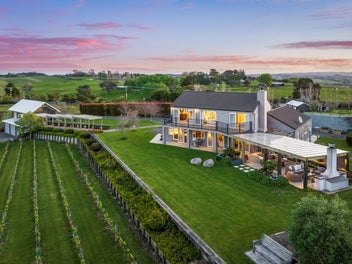 Mediterranean vibes with Omaha Bay vista