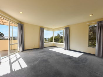 Breathtaking Sea Views, Room to Modernise!