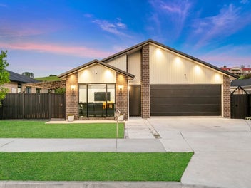 Spacious Family Home with Two Ensuites - Must Sell