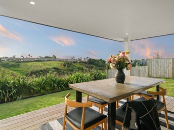 Dream Home for Entertainers & Families!