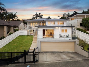 Holiday at home: Pool, income & potential plus!
