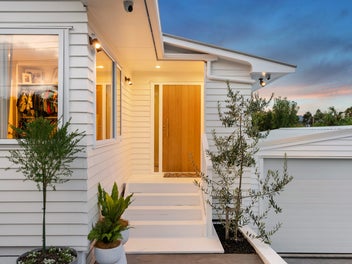 Stylish Family Haven in Sought-After Beachlands