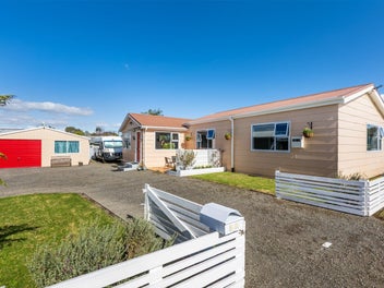 FREEHOLD & REFURBISHED
