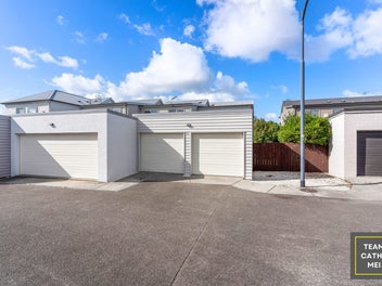 Lock & Leave Living in Kauri Flats School Zone