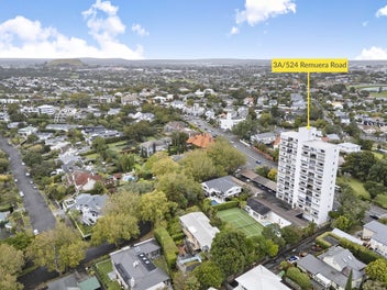 Stylish Remuera Apartment - "Park Crest"