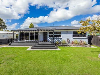 Modern Renovated Gem with Sea Views!
