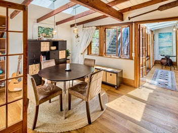Charming yet Spacious Ascot Cottage
