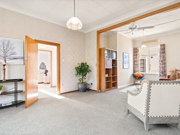 Beautifully presented sunny home
