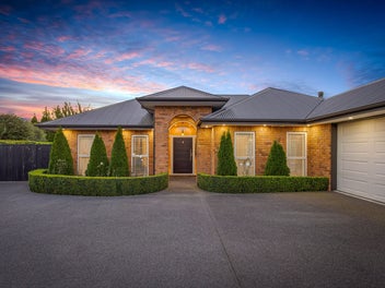 2808 sqm - Sought-After Aberdeen Subdivision!