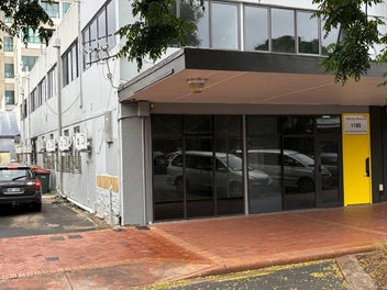 Image 1 of 7