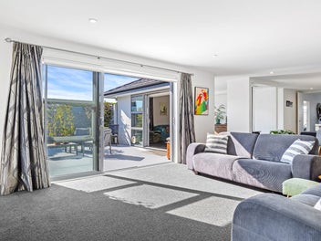 Immaculate, Inviting & Instantly Appealing!
