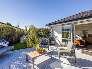 Immaculate, Inviting & Instantly Appealing!