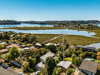 Room to Expand, on a Prime Piece of Land!