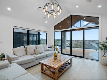 A STUNNING MODERN MASTERPIECE