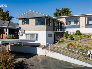 Spacious, Sunny & Low Maintenance