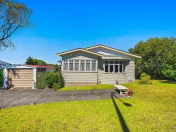Available - Rare Bungalow - Private Haven
