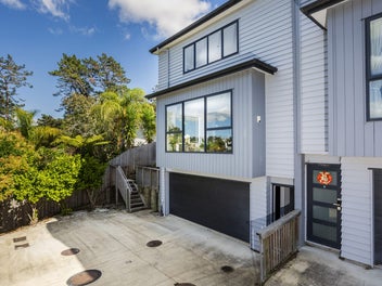 Huge Mod 3/4Bed 3Bath DG 2OSP Big Windows & Views