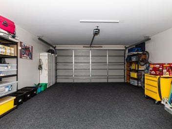 Big Garage - Private Backyard
