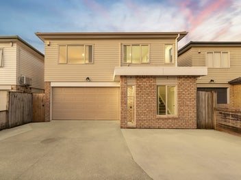 Solid 4 bedroom house next to Baverstock school!