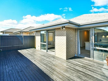 City close, country quiet