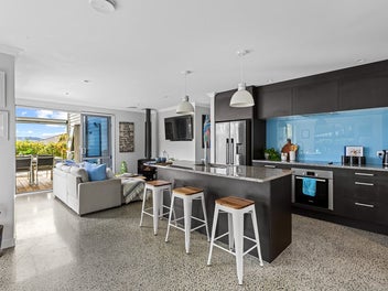 Modern and Vibrant - With a Pool!