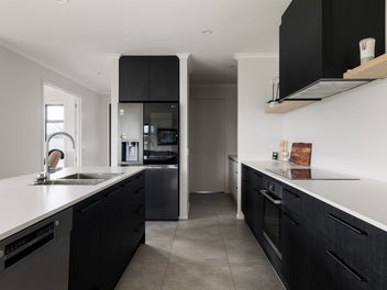 Big House with Lots of Space, Near New!