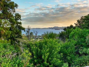Wrapped in Nature, Framed by Views
