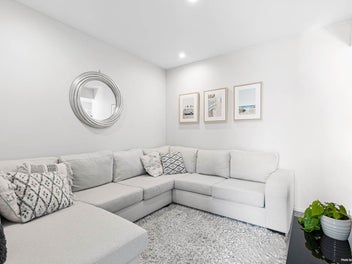Affordable & Stylish Townhouse in Albany