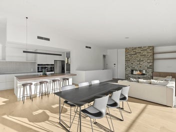 Uncompromised luxury with lake views