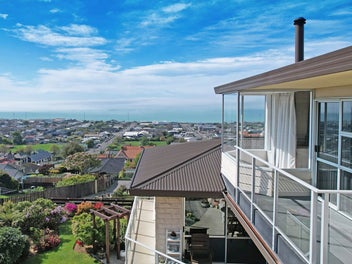 SURE TO DELIGHT WITH VIEWS TO EXCITE