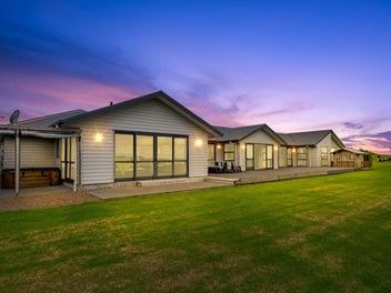 Large & Luxurious Lifestyle with Incredible Views