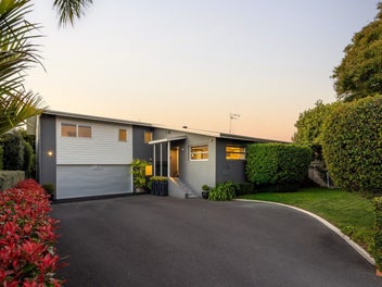 Ultimate family oasis, sought after cul de sac!