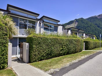 A luxurious Queenstown retreat with...