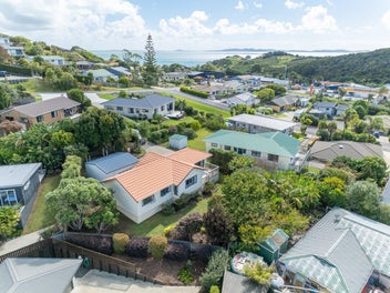 Sunny and private walking distance from the beach