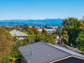 Charming Two-Bedroom Townhouse in Annesbrook!