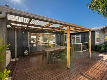 4-Bedroom Family Home with Beautiful Garden Space!