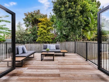Architectural Elegance in Prime Northcote Point