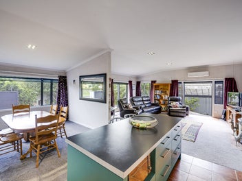 Owners Relocating - Motivation is High!