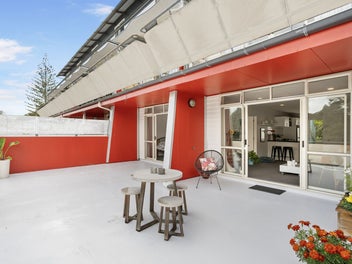 Stylish Low-Maintenance Living at it's Finest!